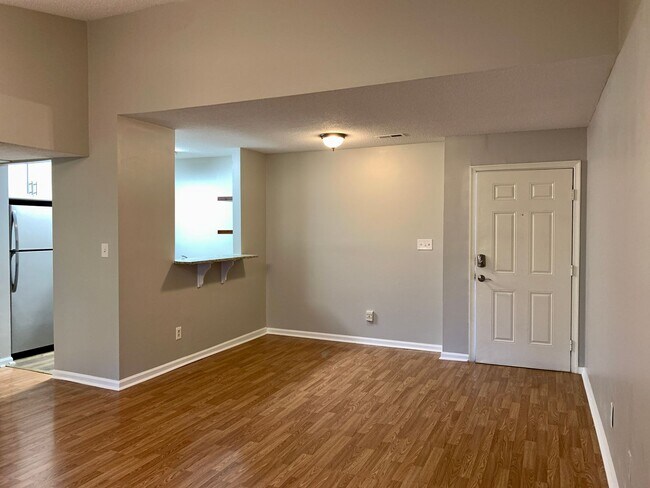 Building Photo - 2bd/2ba Condo in South Durham, Only One Mi...