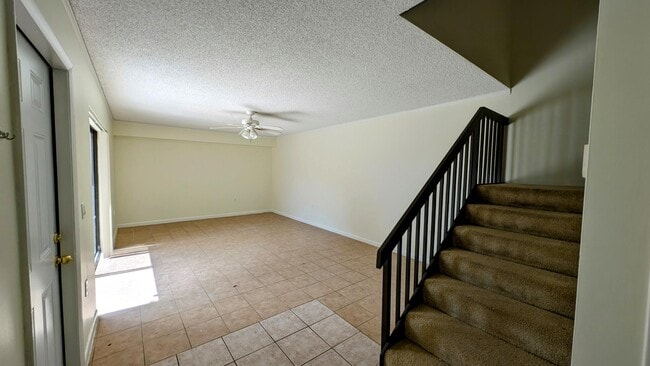 Building Photo - 555 Green Springs Pl