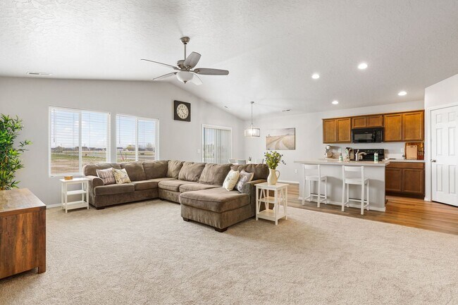 Foto del edificio - 3bd/2Ba Beautiful Home in Caldwell