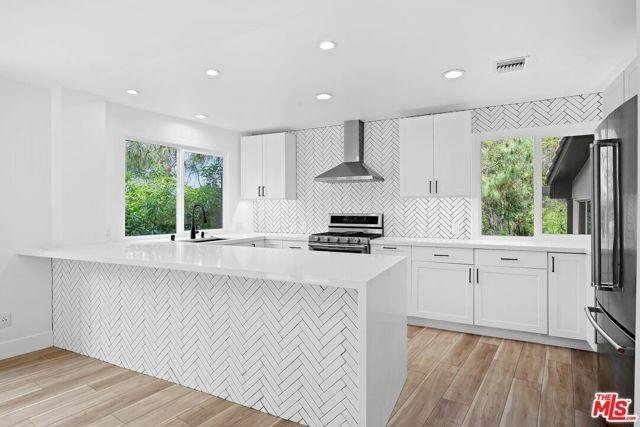 Building Photo - 7436 Del Zuro Drive, Los Angeles, CA 90046...