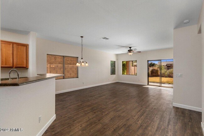 Foto del edificio - 3757 E Oxford Ln
