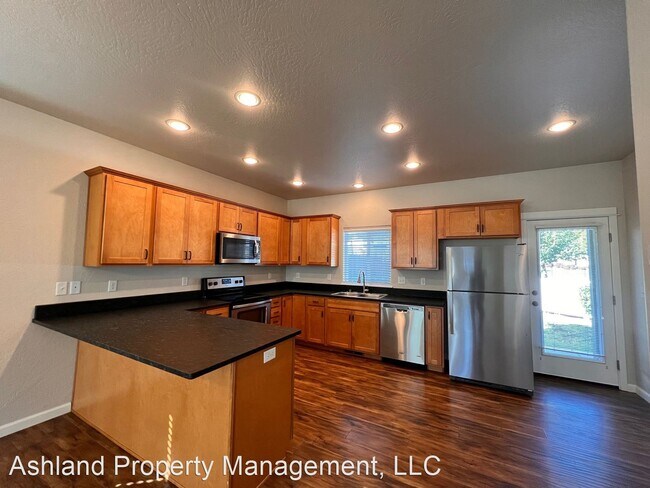 Building Photo - 3 br, 2.5 bath House - 124 Poppy Bay Place