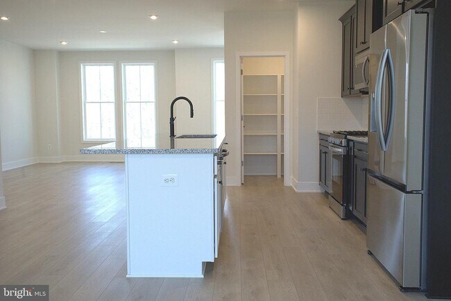 Foto del edificio - 129 Heyford Dr