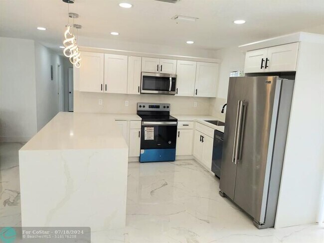 Foto del edificio - 5208 NW 18th Ct