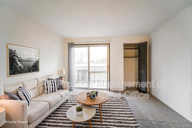 Photo - 14206 NE Sandy Blvd House