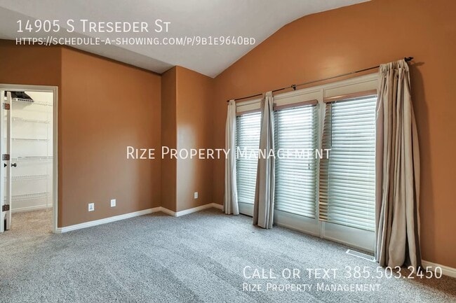 Building Photo - 14905 Treseder St