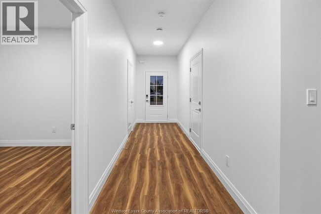 Photo du bâtiment - 162 McLellan Ave