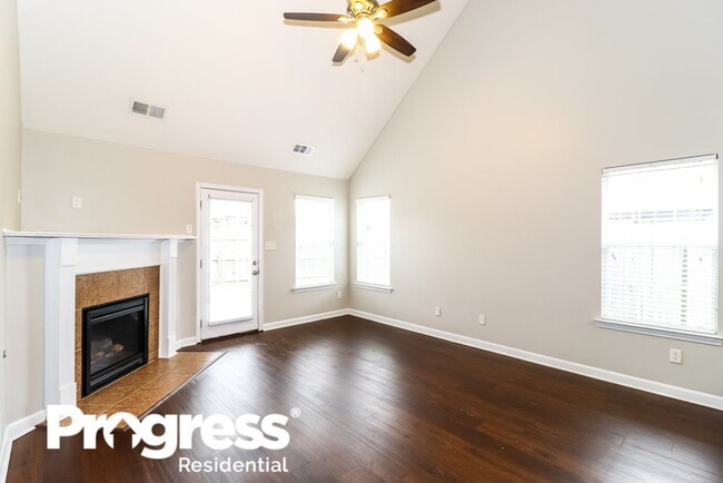 Building Photo - 5858 Bedford Loop E