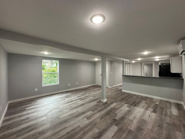 Building Photo - Dobbs 618, 620, 622