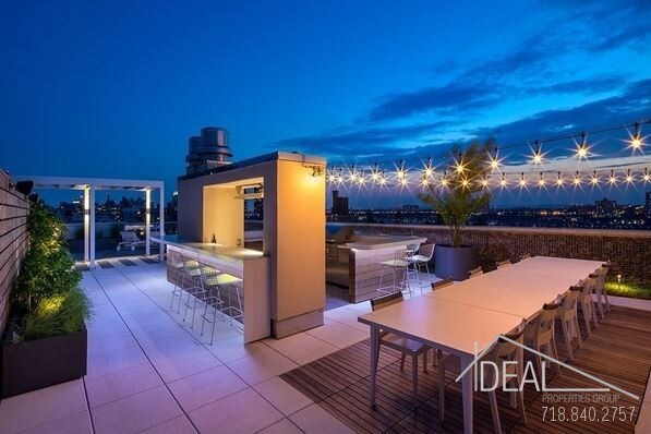 Building Photo - 235 W 77th St
