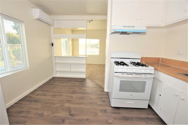 Foto del edificio - 10741-10745 TERNEZ DRIVE