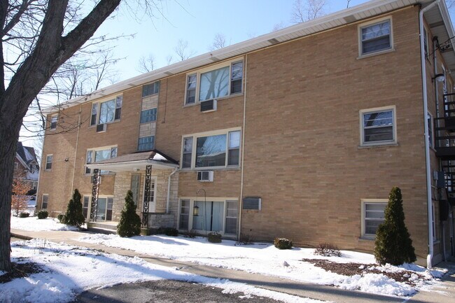Building Photo - 16 2nd St