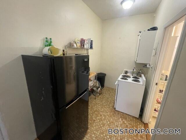 Building Photo - 40 Anderson St