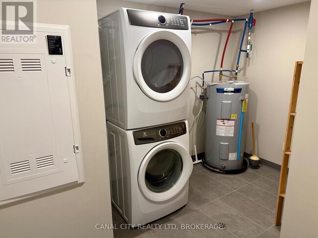 Photo du bâtiment - 10 Albert St E