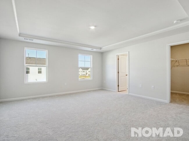 Building Photo - 4 Bedroom Townhome in Raleigh