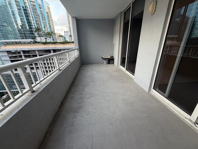 Foto del edificio - 170 SE 14th St