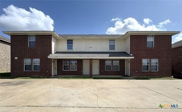 Building Photo - 1611 Inca Dr