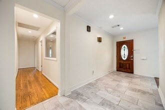 Building Photo - 9762 Tappenbeck Dr