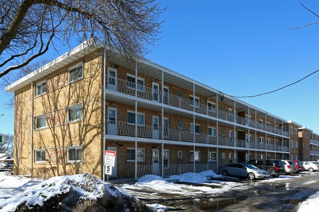 Building Photo - Avenue Condos