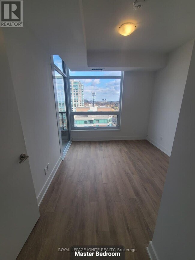 Photo du bâtiment - 1350 Ellesmere Rd