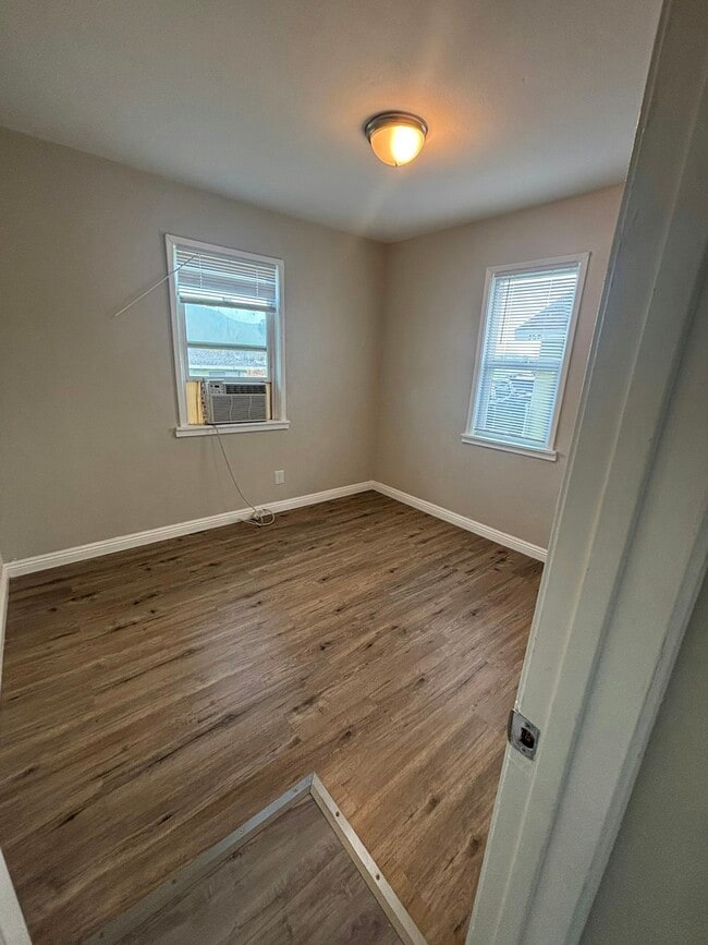 Building Photo - 365 N Phillips St