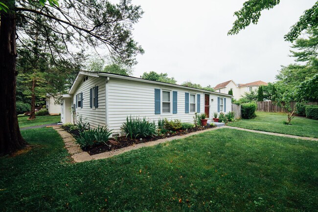 Building Photo - 20801 Shakespeare Dr