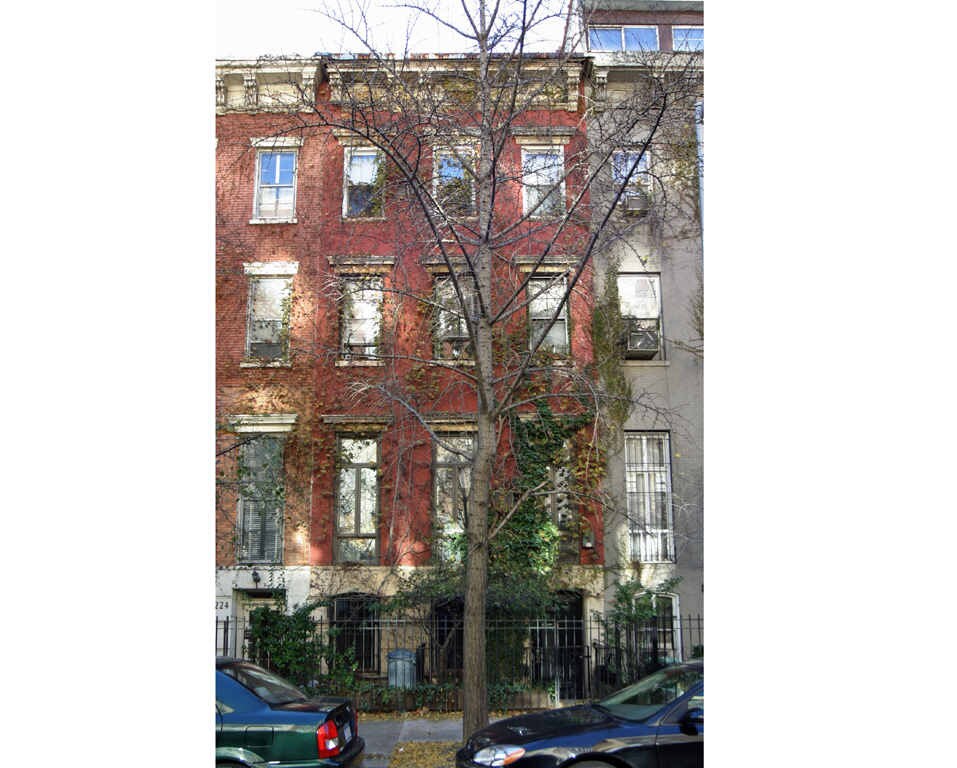 Primary Photo - 226 W 22nd St
