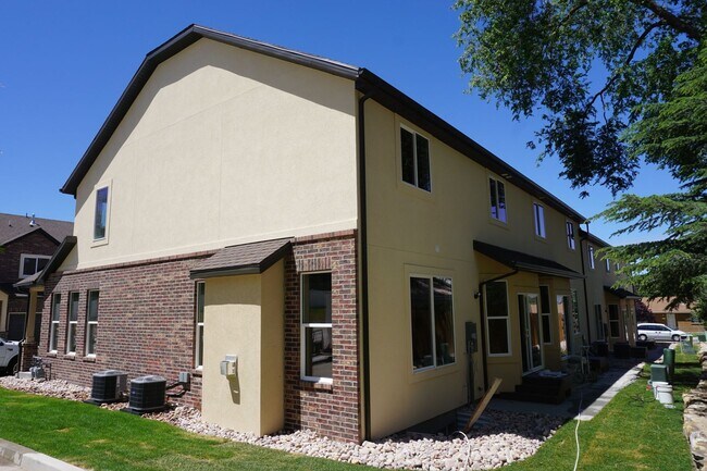 Foto del edificio - 719 E Ryder Pk Ln