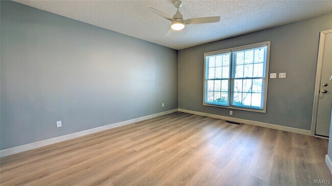 Foto del edificio - 247 New Richmond Dr