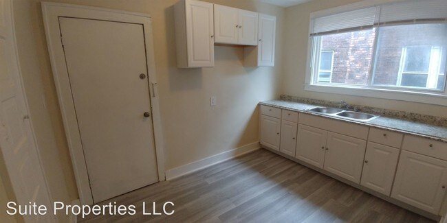 Building Photo - 2 br, 1 bath Apartment - 5032 W Boston Blvd