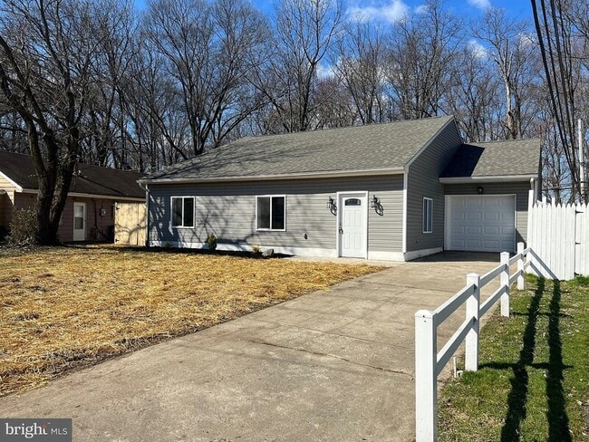 Photo - 141 Bunche Blvd House