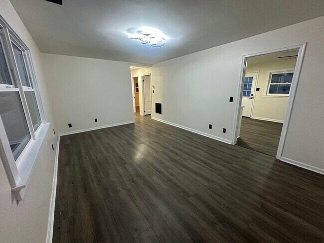 Foto del edificio - 6128 Red Bank Rd