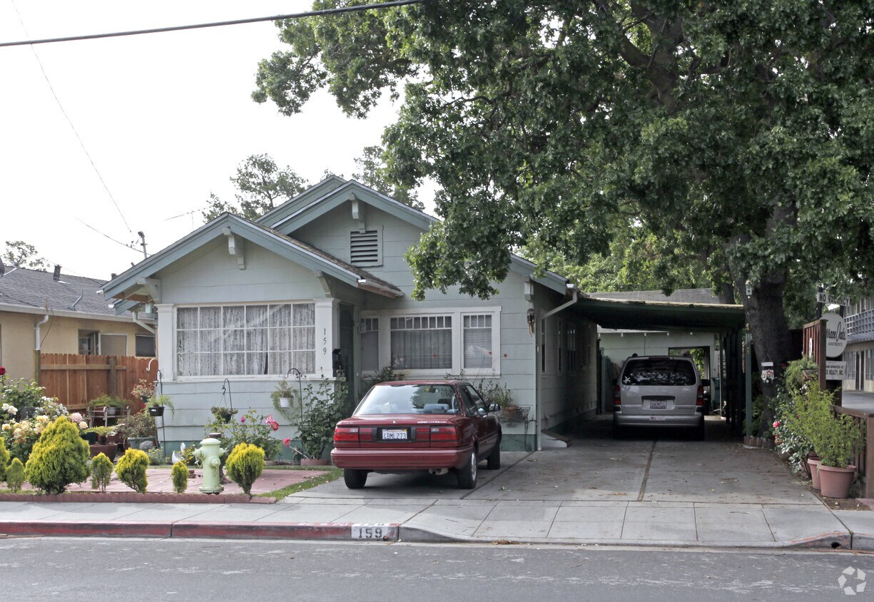 Primary Photo - 159 Oak Ave