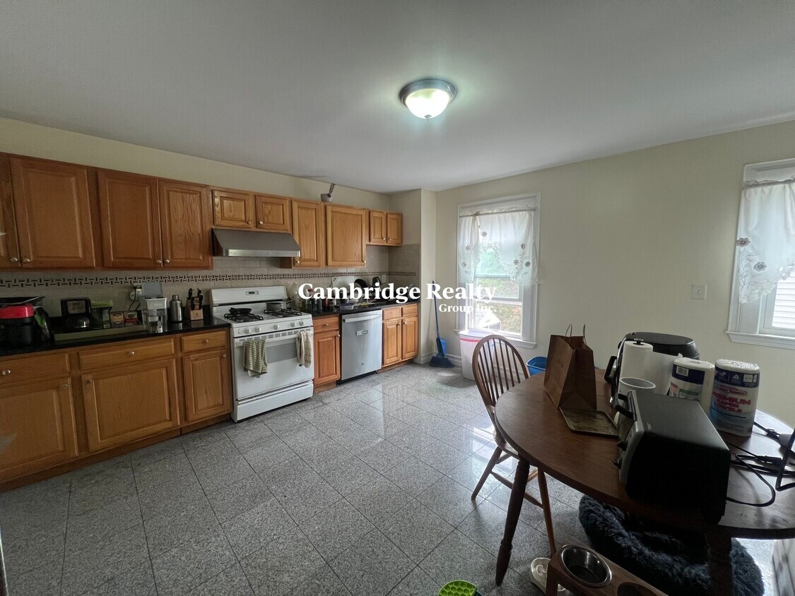 Primary Photo - 20 Thorpe St