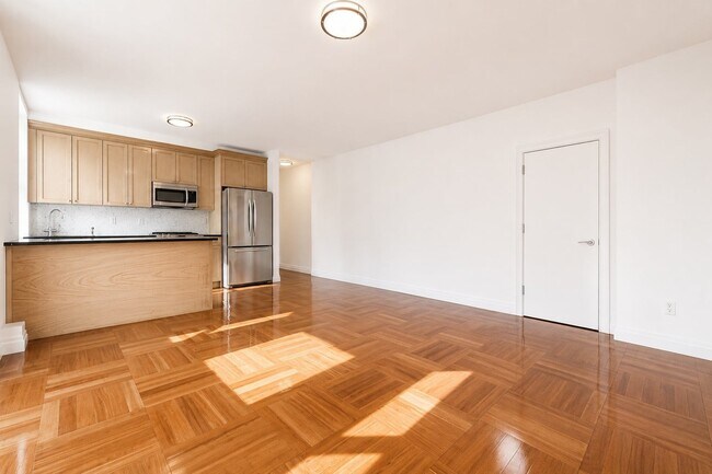 Building Photo - 601 W 137th St