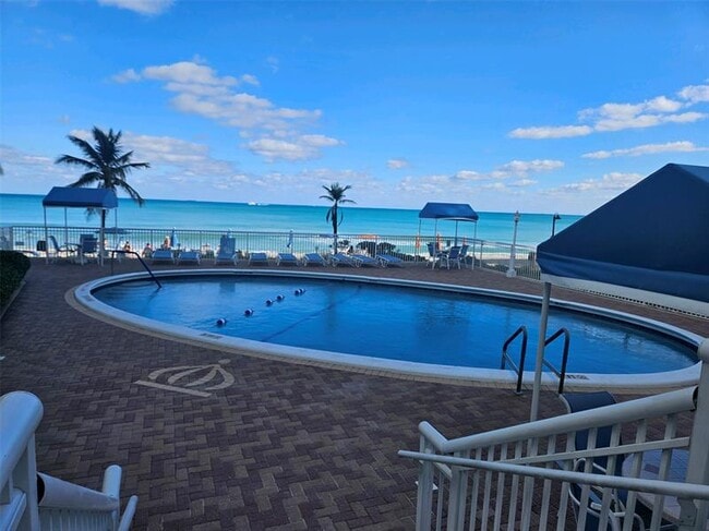 Foto del edificio - 3850 Galt Ocean Dr