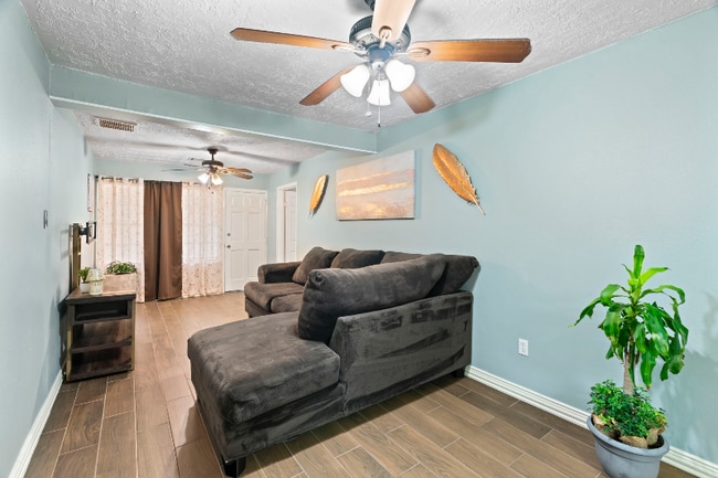 Photo - 305 Fresa Rd House