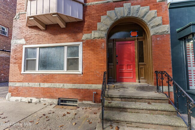 Building Photo - 167-169-169 4th St
