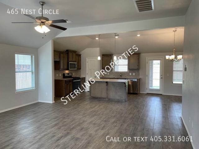 Building Photo - Charming 3-Bedroom Home in Skyline Trails