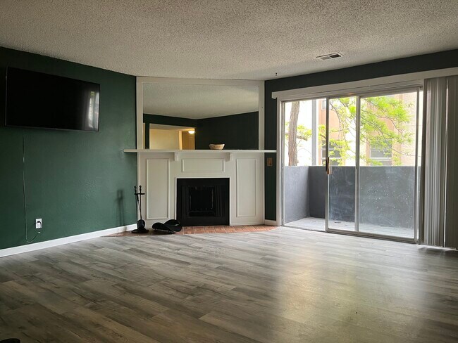 Foto del edificio - 3825 Montgomery Blvd NE
