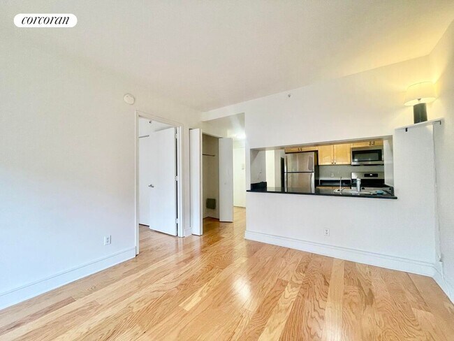 Foto del edificio - 323 W 96th St