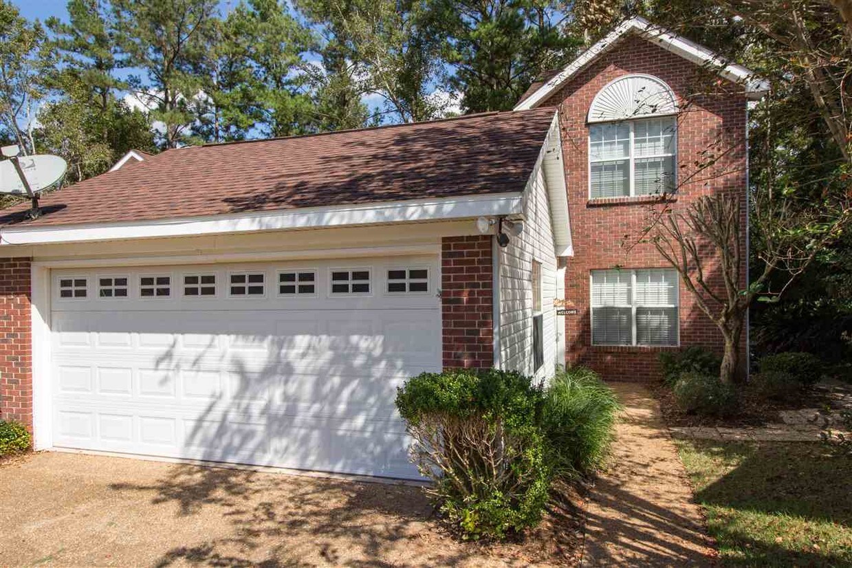 Primary Photo - 2998 Nutmeg Ct