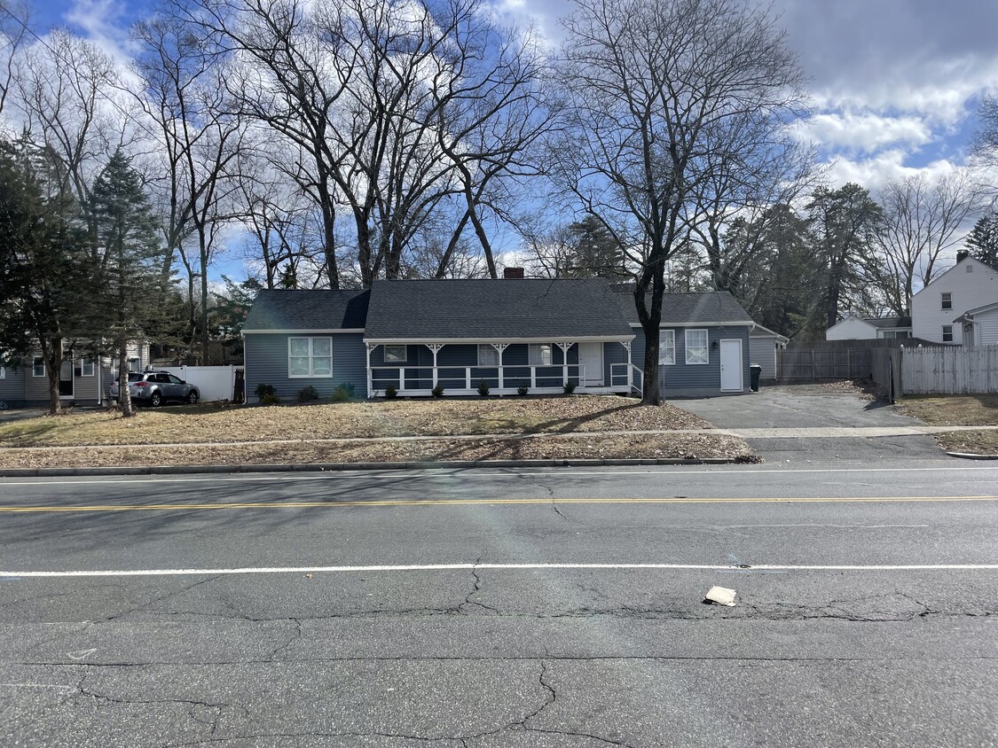Exterior - 447 Plumtree Rd