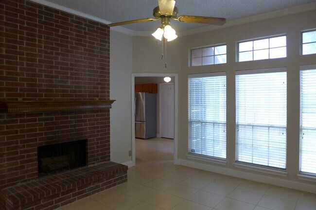 Foto del edificio - 1402 Beverly Dr