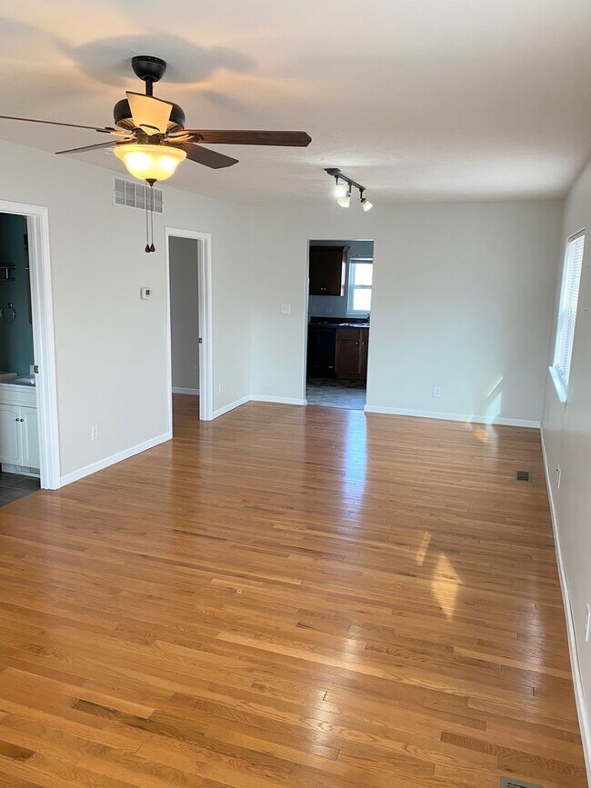 Building Photo - Updated Two Bedroom Home