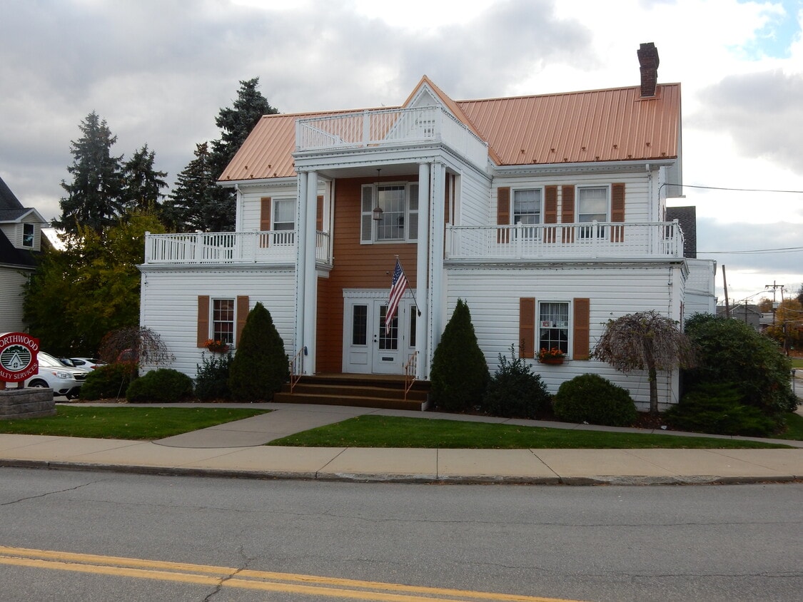 204 S 7th St Unit B, Indiana, PA 15701 Apartments in Indiana, PA