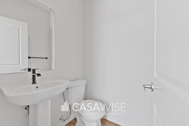 Building Photo - 8127-8228 228 St NW