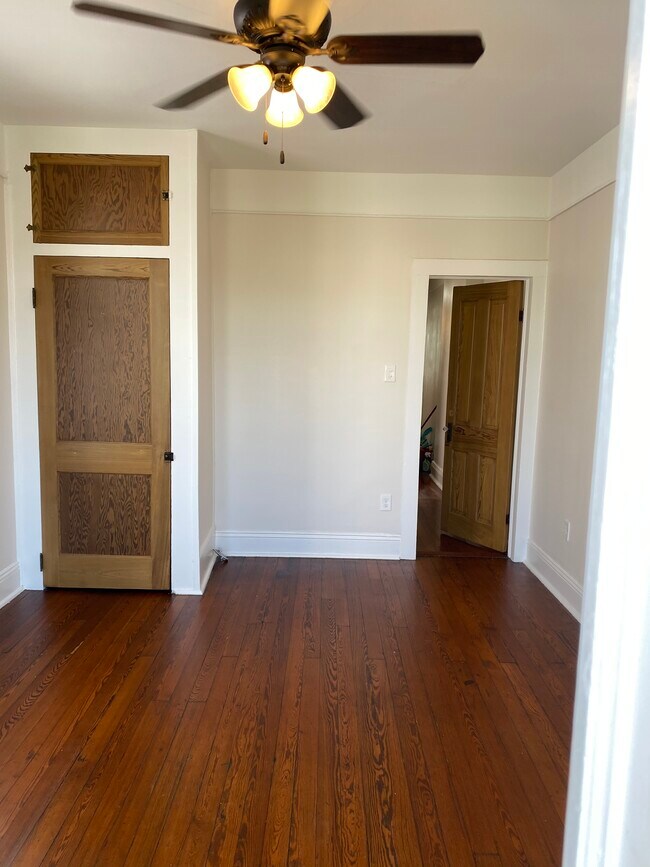 Sala de estar - 1414 Thalia St
