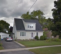 Building Photo - 140 Penetang St