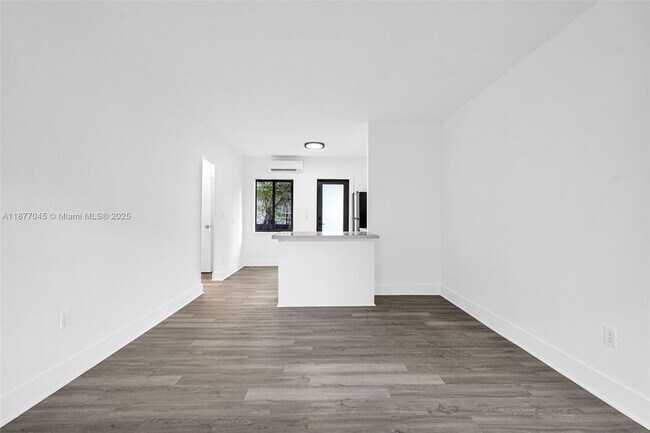 Foto del edificio - 173 NW 56th St
